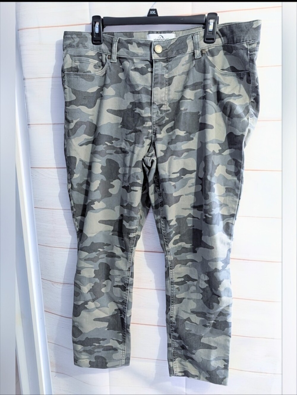 Euc Jordache Camouflage Mid-Rise Skinny Pants - Olive & Gray